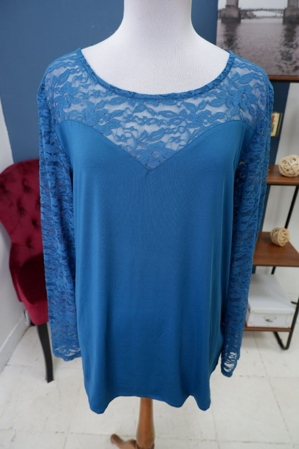Блузка с ажурными рукавами 58/60 размер