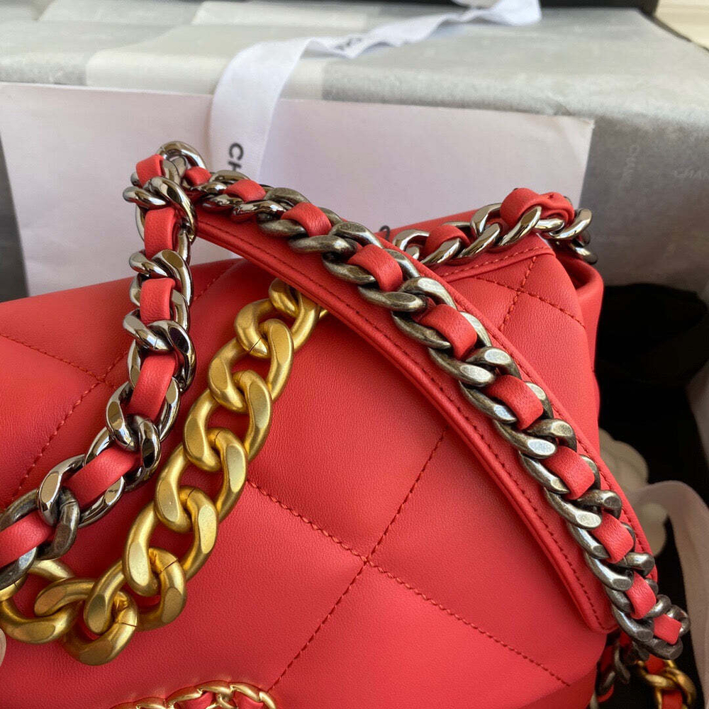 Chanel 19 26 cm