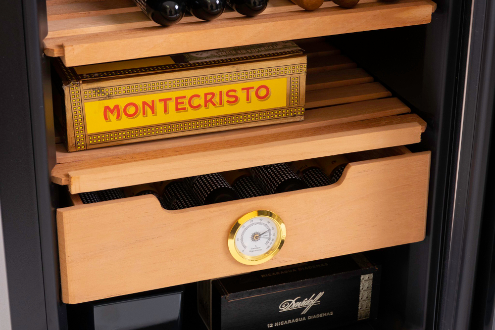 Электронный хьюмидор-холодильник Hovard Miller на 250 сигар — 810-033