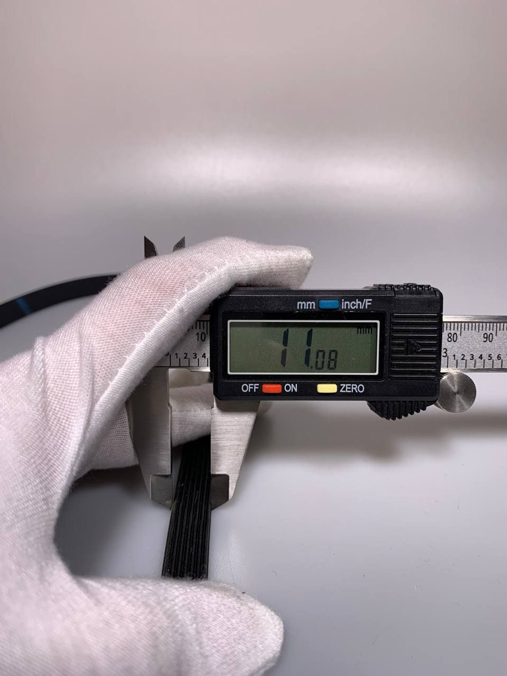 Ремень приводной стиральной машины 1195 H7. РНЕ BLH127UN, AV09306 для Indesit, Ariston, черный (PN: 1195 H7 PHE).