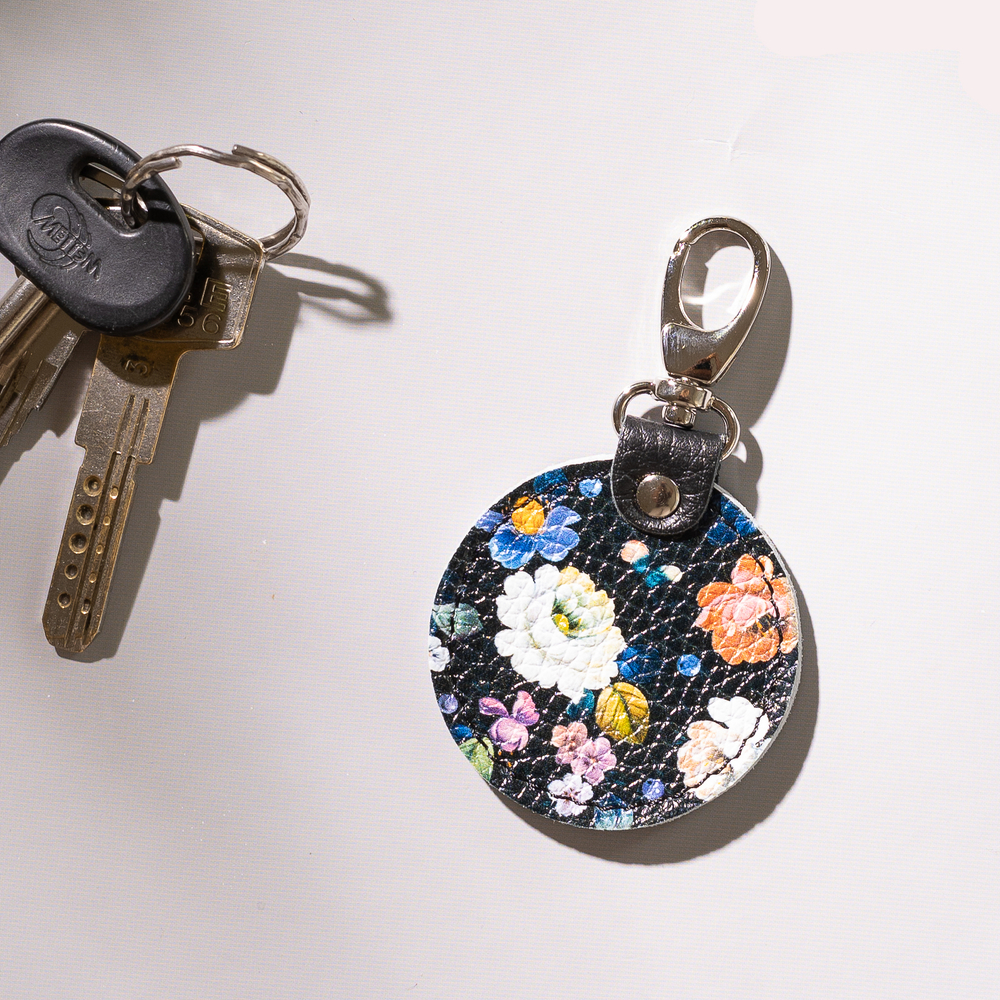 Keychain with rotating element BR02112023001