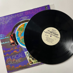 Винтажная виниловая пластинка LP Веселые Ребята Музыкальный Глобус (СССР 1982) Школьная Пора