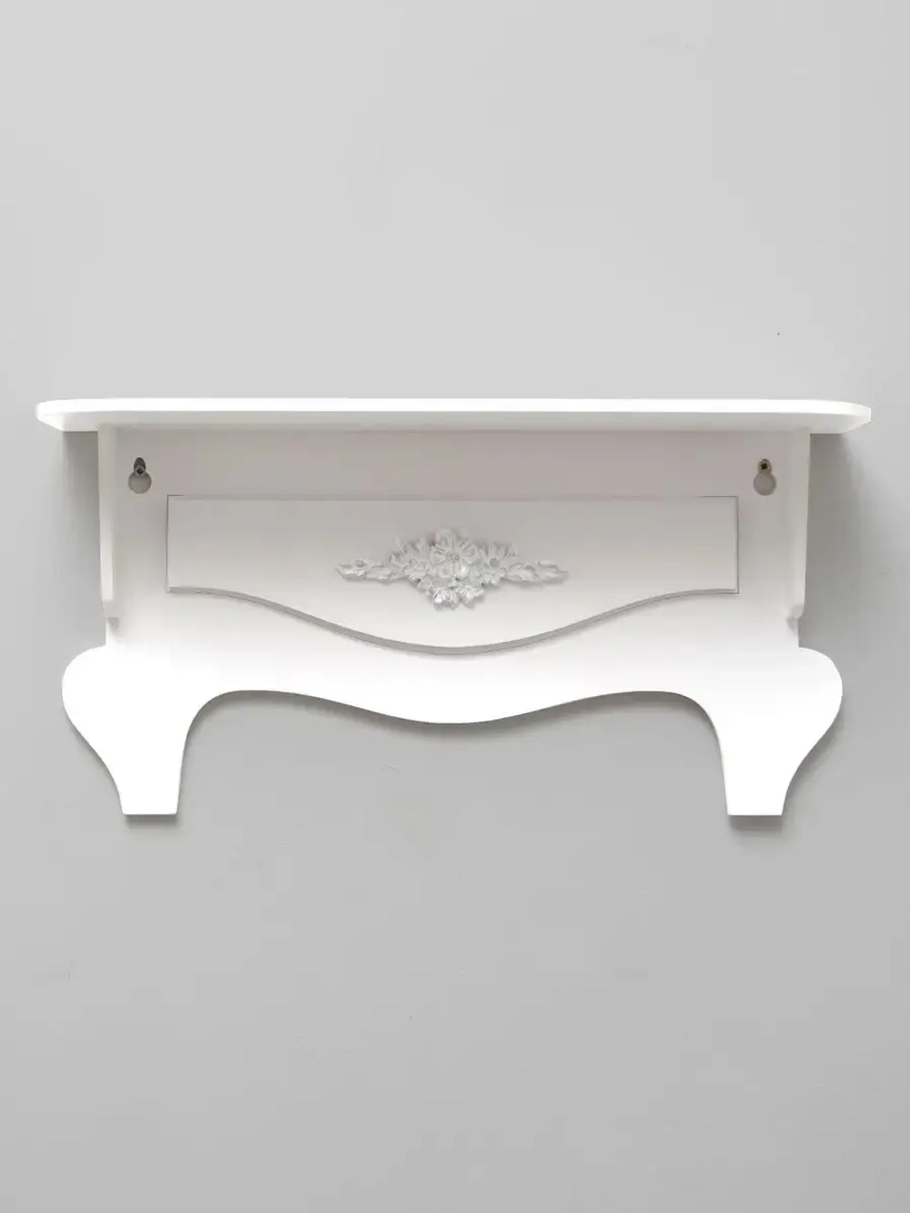 Полка-комодик с лепниной.