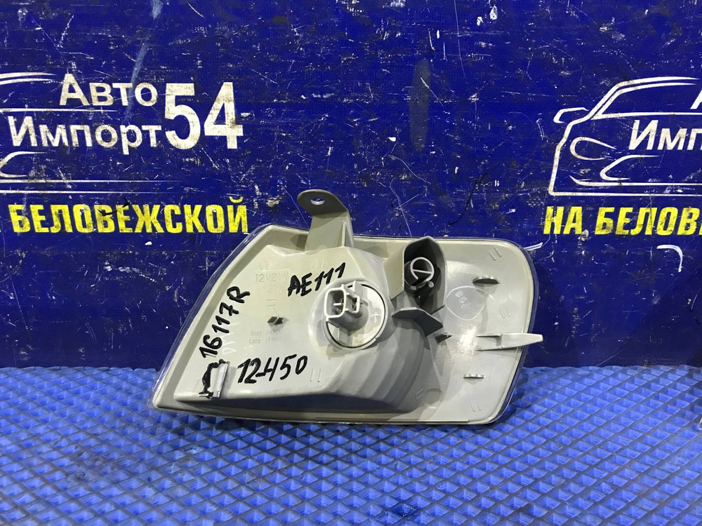 Габарит правый TOYOTA COROLLA 1997-2000