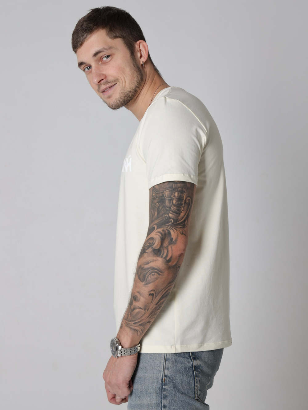 Футболка экрю Город Горький руны