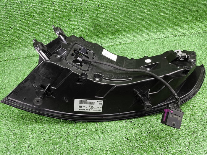 Фонарь левый внешний Porsche Macan 95b (2018-н.в.)