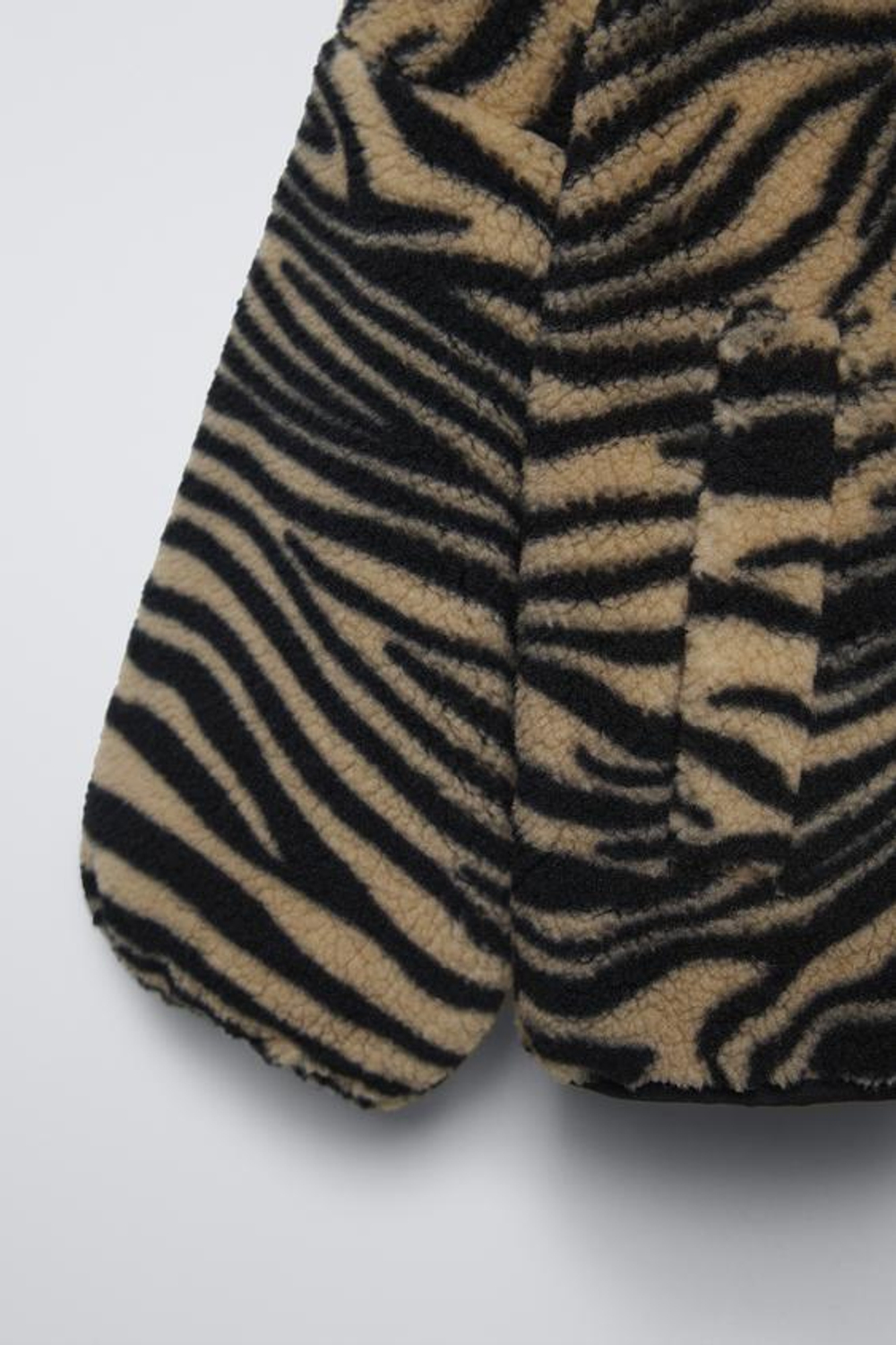 ZARA КУРТКА ИЗ ИСКУССТВЕННОЙ ОВЧИНЫ С ПРИНТОМ «ЗЕБРА», РАЗНОЦВЕТНЫЙ