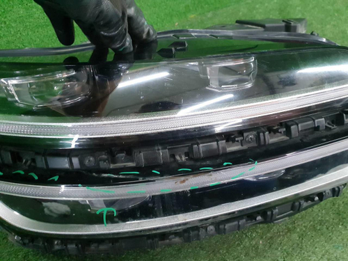 Битая Фара правая Genesis GV70 (2020-н.в.) LED