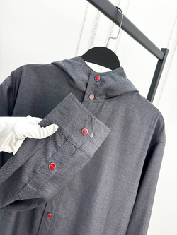Льняной костюм Kiton