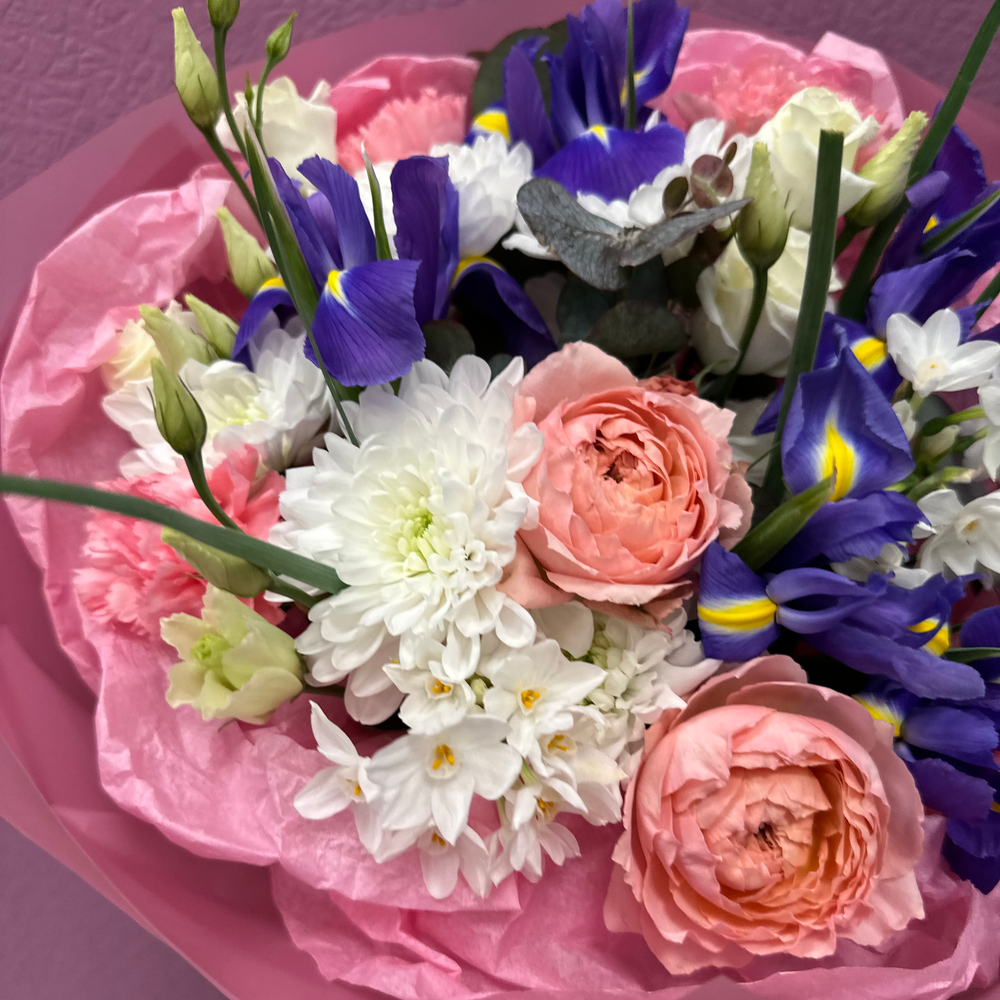 Весенний букет с ирисами #47