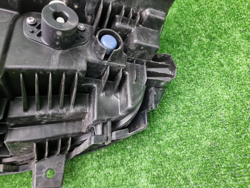Фара правая Geely Tugella (2019-2024) LED