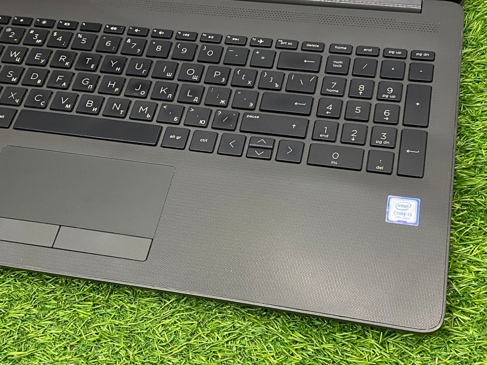 Ноутбук HP 15.6' i3-7020U/Intel HD 620/4GB/500GB/ 250 G7 [6BP31EA]/Windows 10