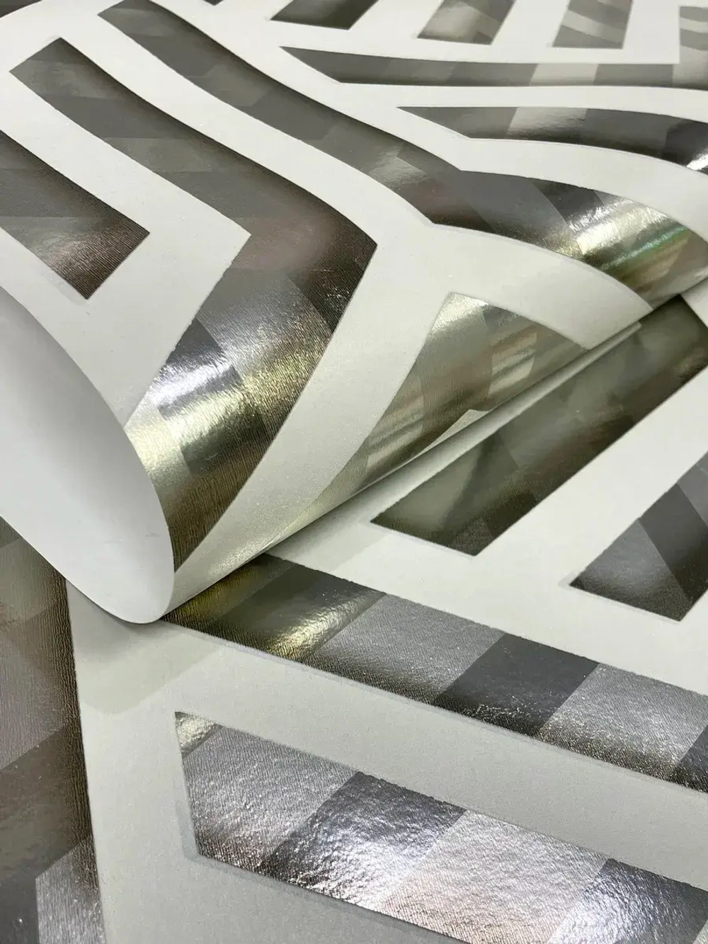 Обои флизелиновые M35007 Onyx Франция