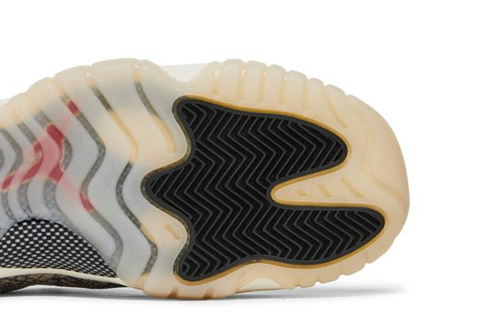 Кроссовки Jordan Air Jordan 11 Low Snakeskin Light Bone (Женская размерная сетка)