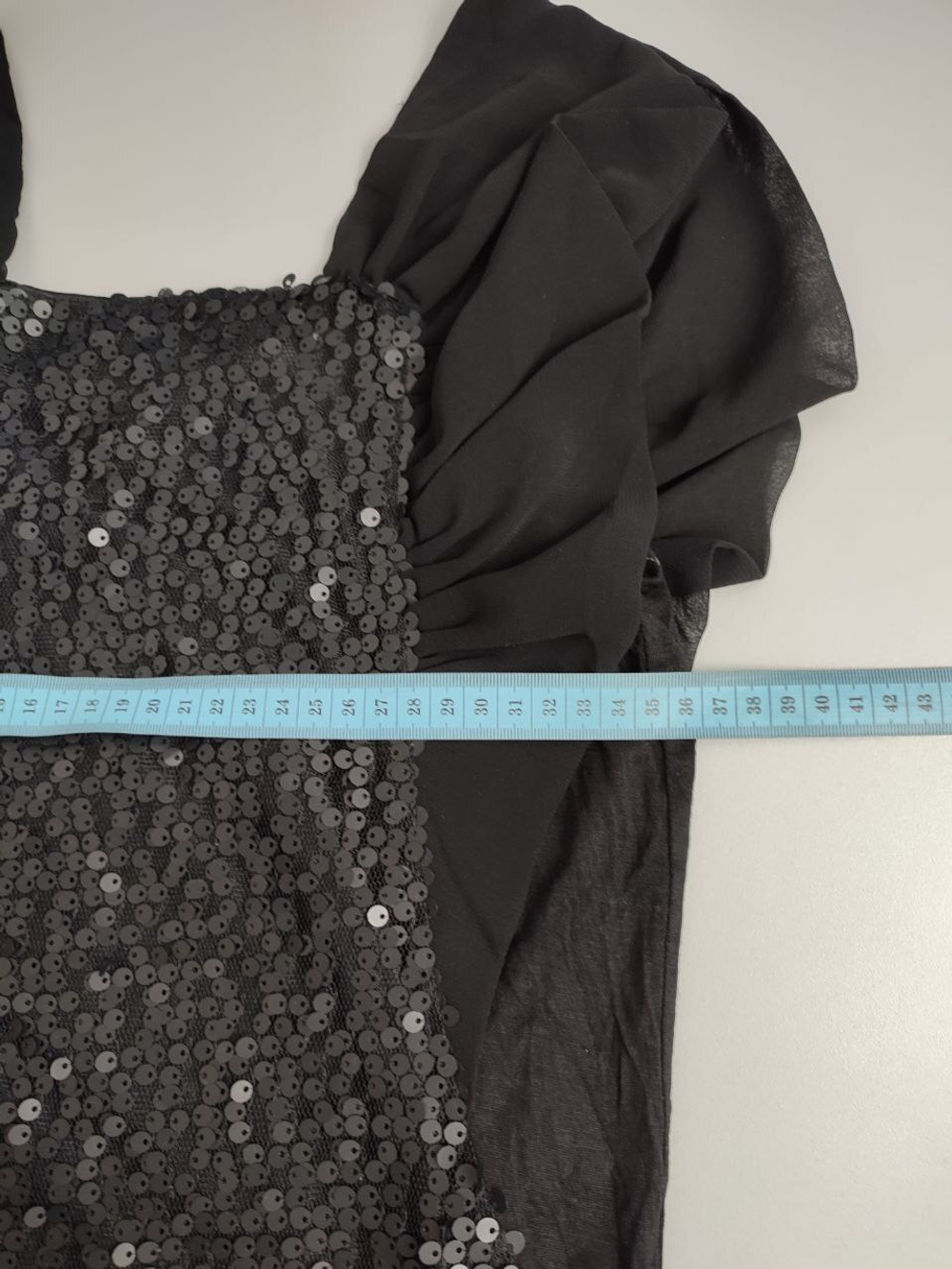 Блузка с пайетками 40-42 размер