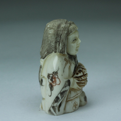 Нэцкэ Девушка с корзиной рыбы