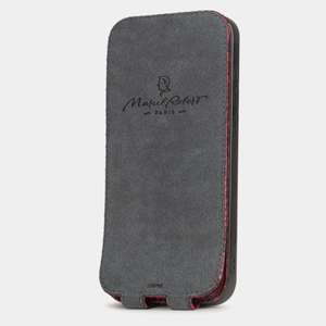 Чехол для iPhone 16 Pro кожаный, питон малинового цвета