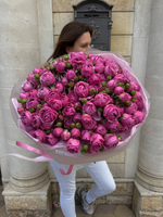 Букет кустовой пионовидной розы