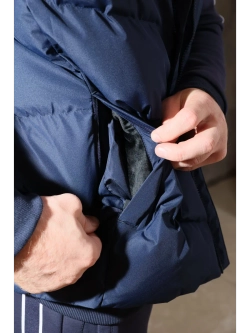 Утепленный демисезонный жилет без капюшона на мембране