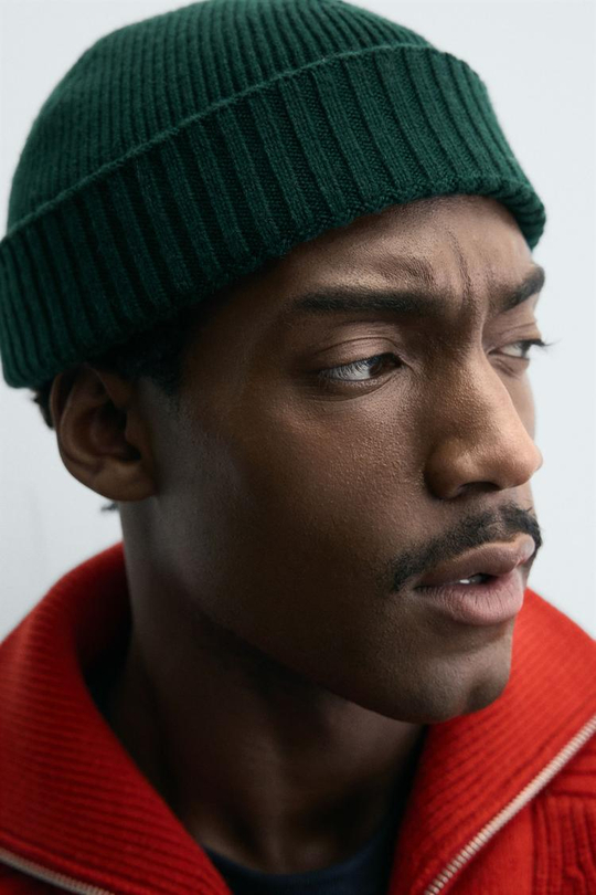 ZARA КОРОТКАЯ ШАПКА БИНИ ИЗ СМЕСОВОЙ ШЕРСТИ, ЗЕЛЕНЫЙ