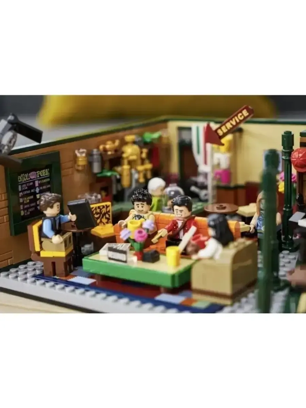 Конструктор Центральный парк кафе Друзей 1228 деталей 12107