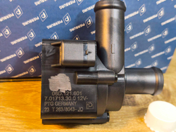 Дополнительный насос охлаждения с кронштейном Audi  A6/S6 седан IV 4G2 4GC C7 Pierburg