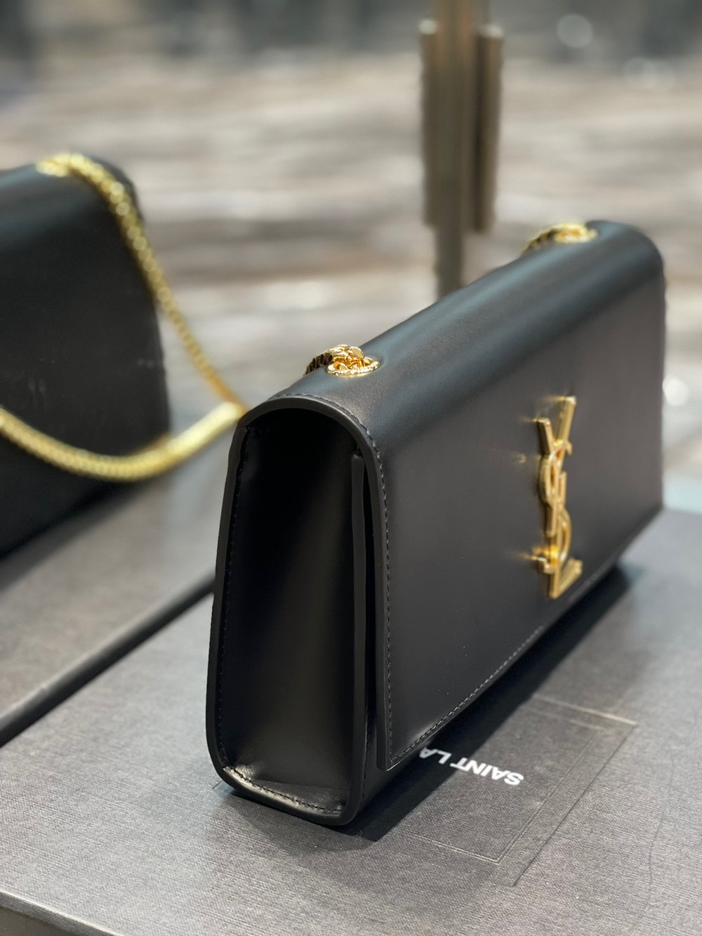 Saint Laurent Kate Medium Bag 24 cm