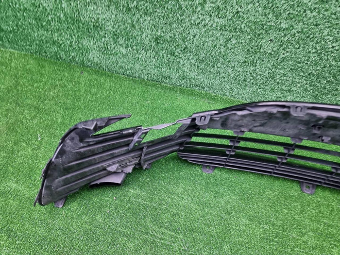 Решетка переднего бампера Toyota Camry xv70 20-нв