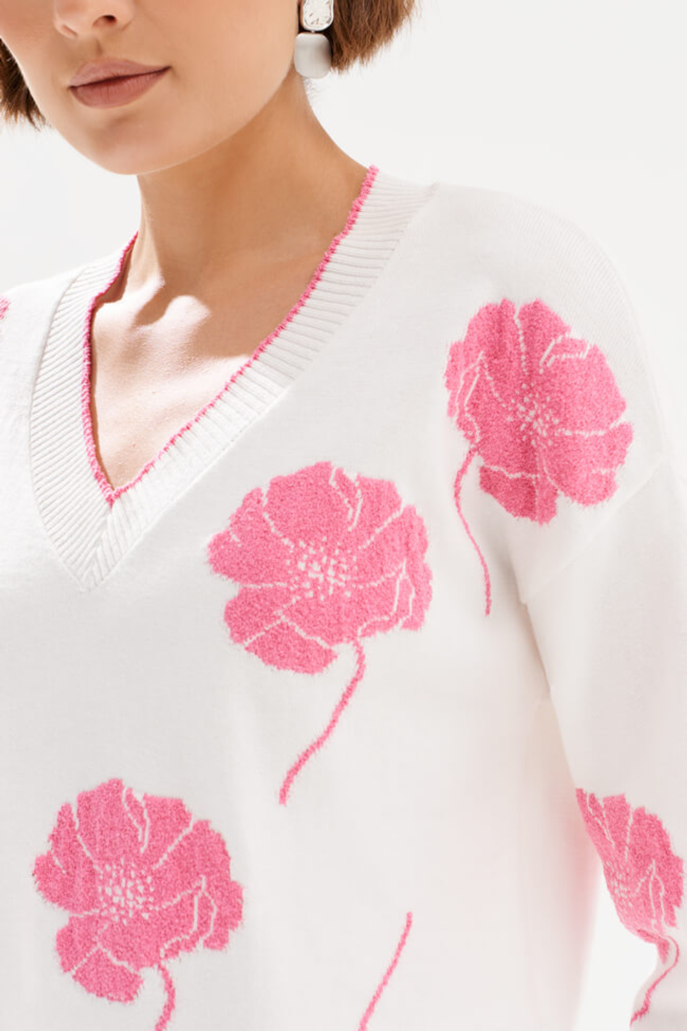 23532 Пуловер женский (молочный)