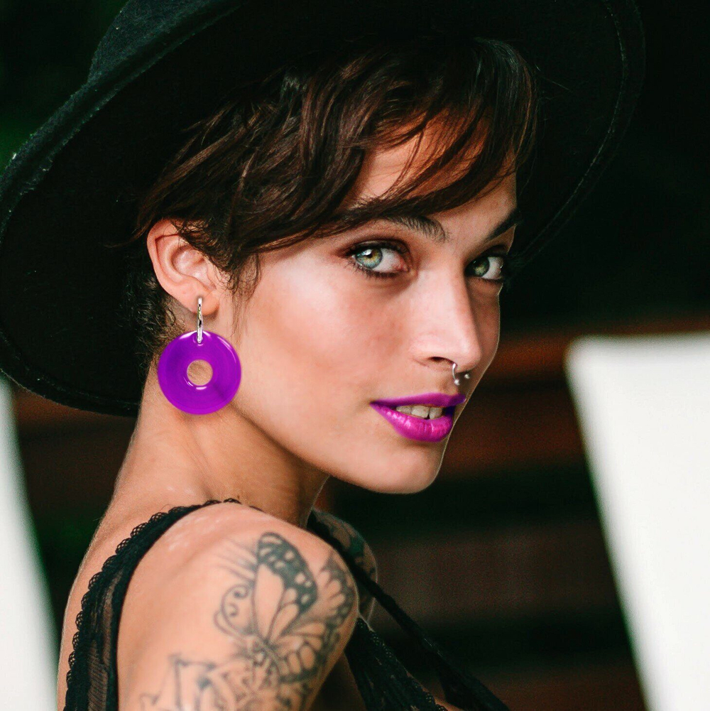 Серьги из акрила на петле.