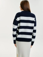 Джемпер стильный в полоску