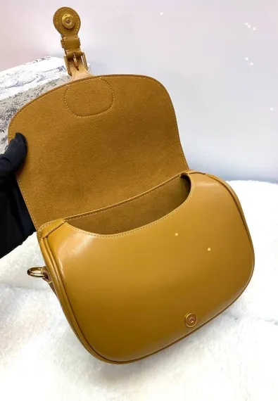 Сумка Dior Bobby, модель среднего формата светло-коричневый