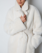 Шуба из искусственного меха норки молочный