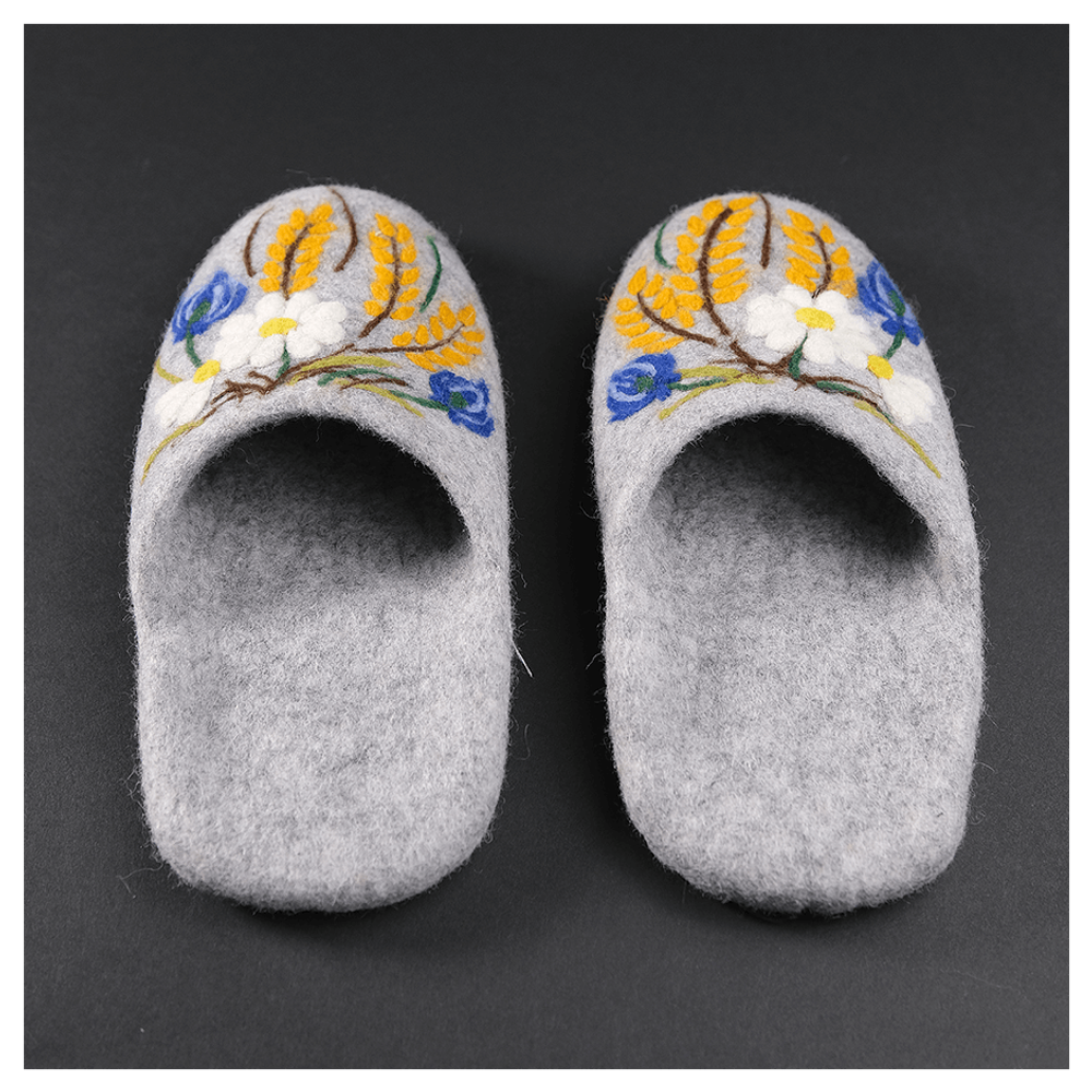 Валяные тапочки «Букет»