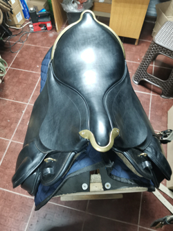 Седло офицерское с оковкой (3) для низкой холки.