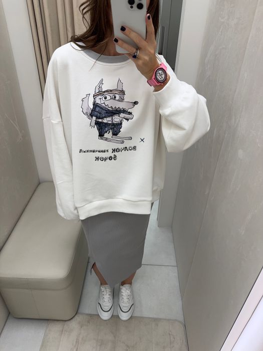 СВИТШОТ РЕНА МОЛОЧНЫЙ ВОЛЧОК НАКАЧАННЫЙ БОЧОК