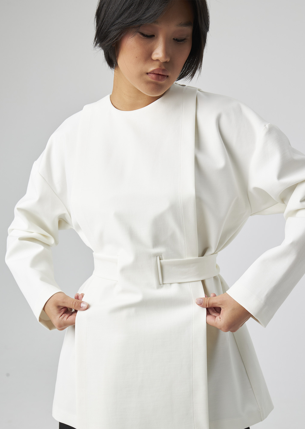 BLOUSE WITH A BELT | M | WHITE