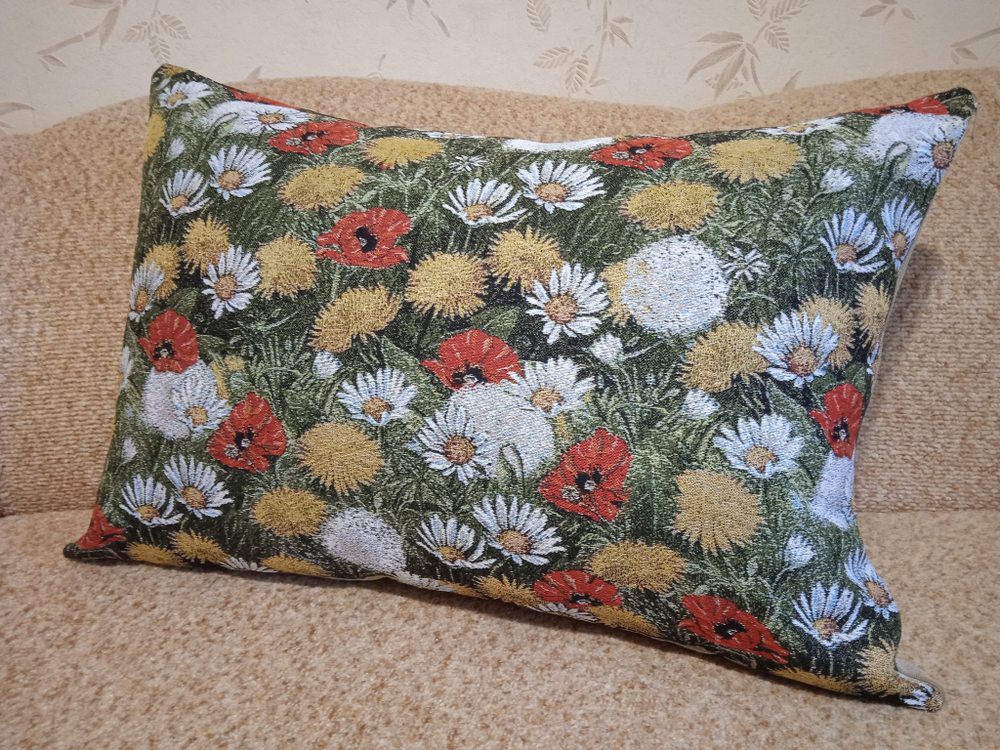 Декоративная гобеленовая наволочка для интерьерной подушки Поляна 68х47