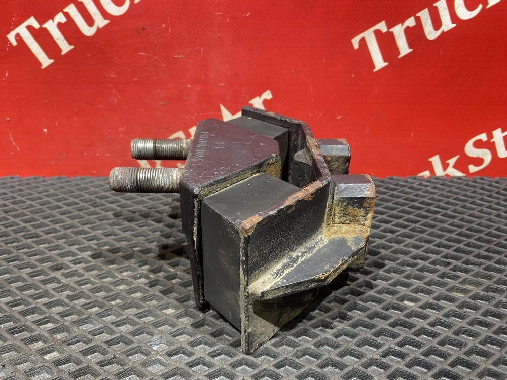 Подушка двигателя передняя 2018г