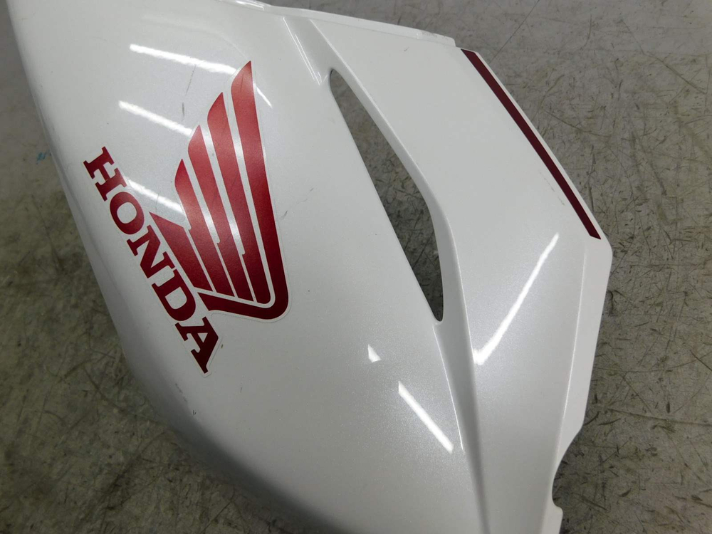 Пластик боковой правый Honda NC700 RC61 64201-MGS-D100