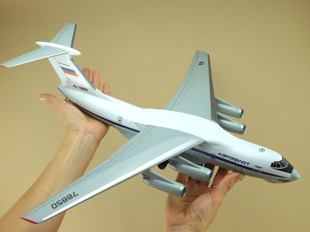 Модель самолета Ил-76МД (М1:100, АЭРОФЛОТ, RA-78850, шасси)