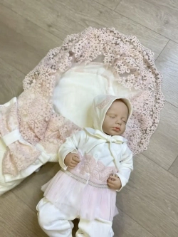 Комплект на выписку для девочки