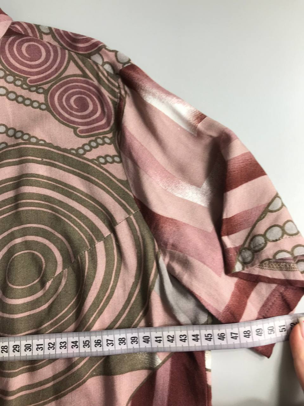 Рубашка НЕЗНАКОМКА повседневная из вискозы 48 размер