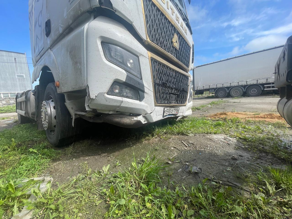 SITRAK C7H 4x2 Седельный тягач ZZ4186V391HE (Дизельный, 12,4 л, 480 л.с., AT)