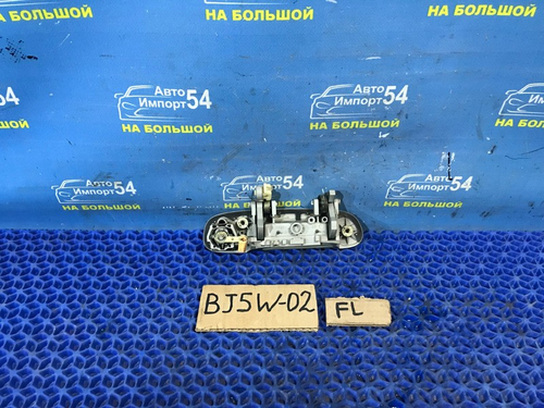 Ручка двери передней левой внешняя MAZDA FAMILIA 2001