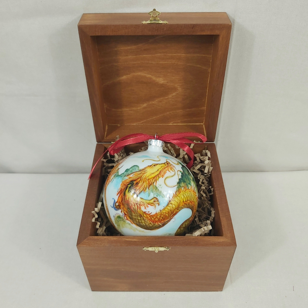 Коллекционный елочный шар с росписью Палех "Дракон" в деревянной шкатулке