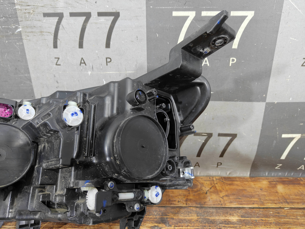 Фара правая LED Geely Emgrand 2 21-нв Б/У Оригинал 7051044900