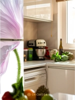 Наклейка интерьерная на холодильник Мак розовый