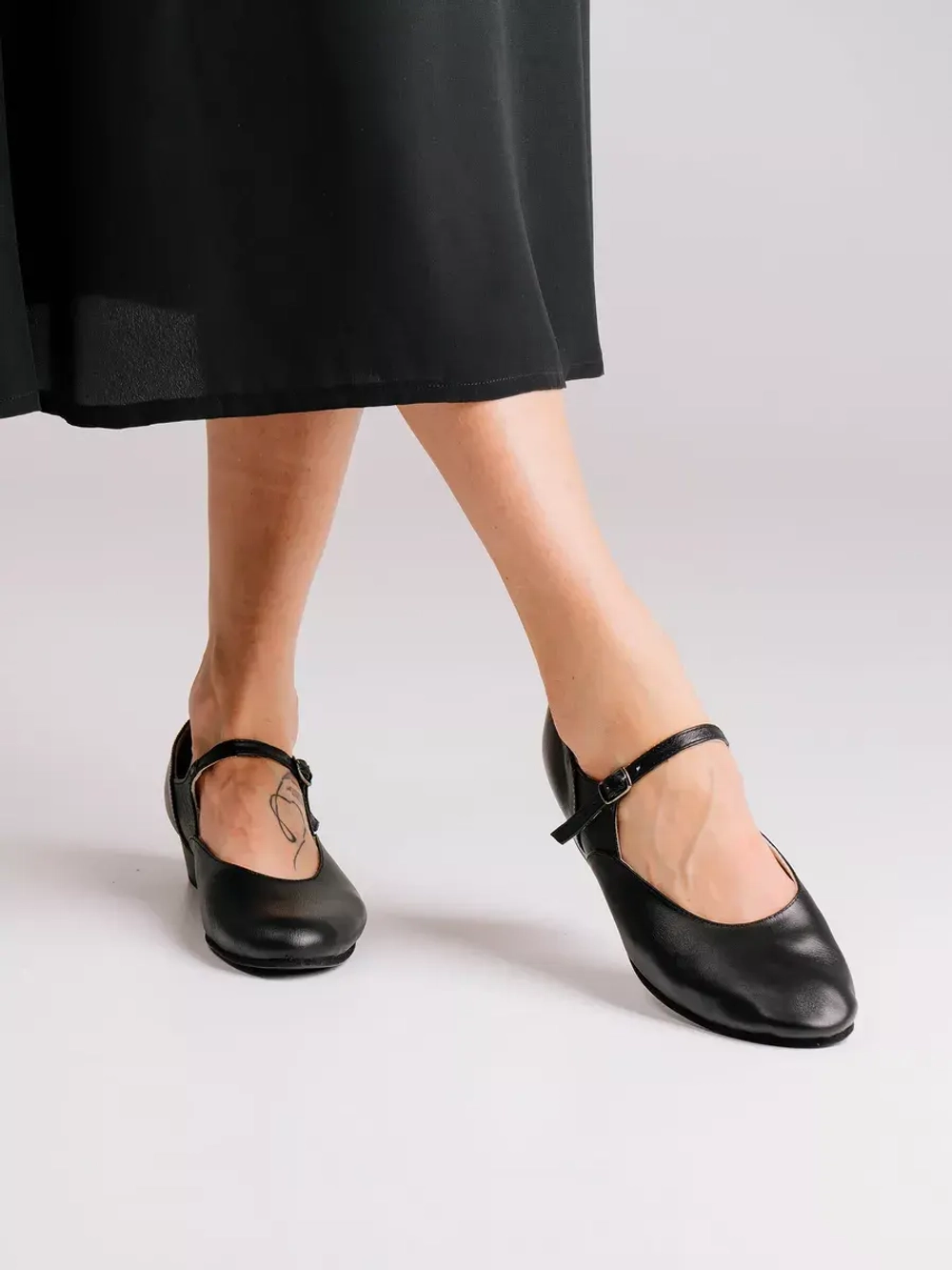 Туфли для танцев на низком каблуке