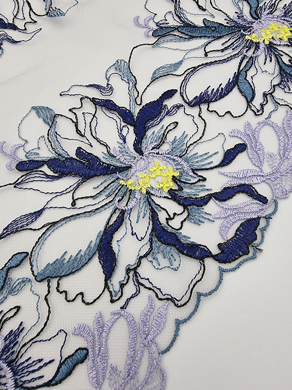 Вышивка на сетке синий/сиреневый К778